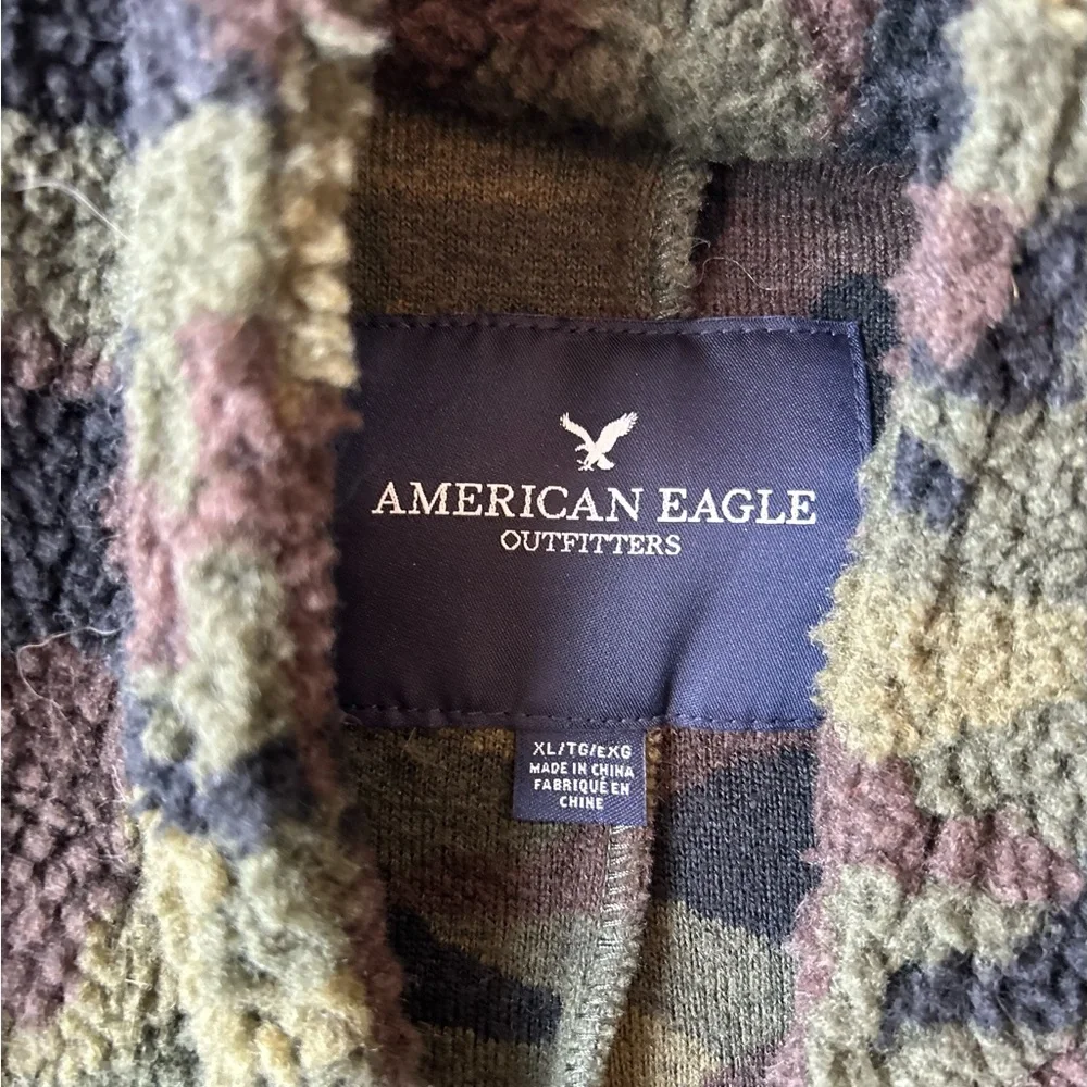 American Eagle Outfitters Green Black Camo Sherpa Fleece Teddy Jacket Size XL